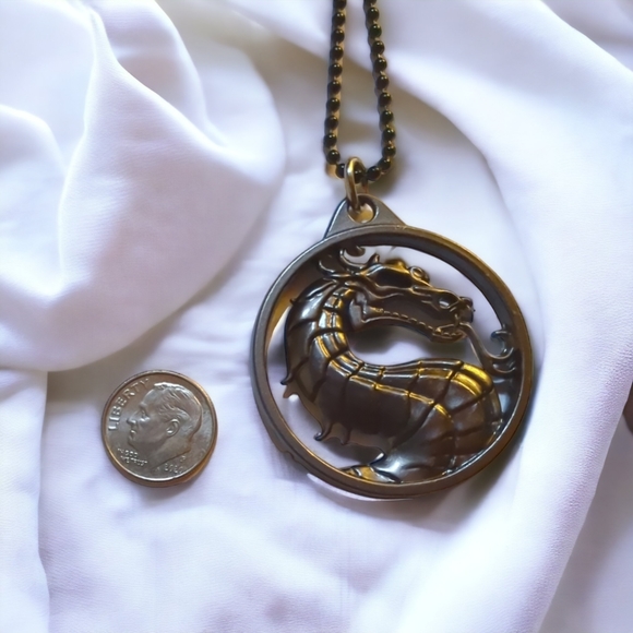 Mortal Kombat Alloy Dragon Pendant Necklace - Picture 3 of 4